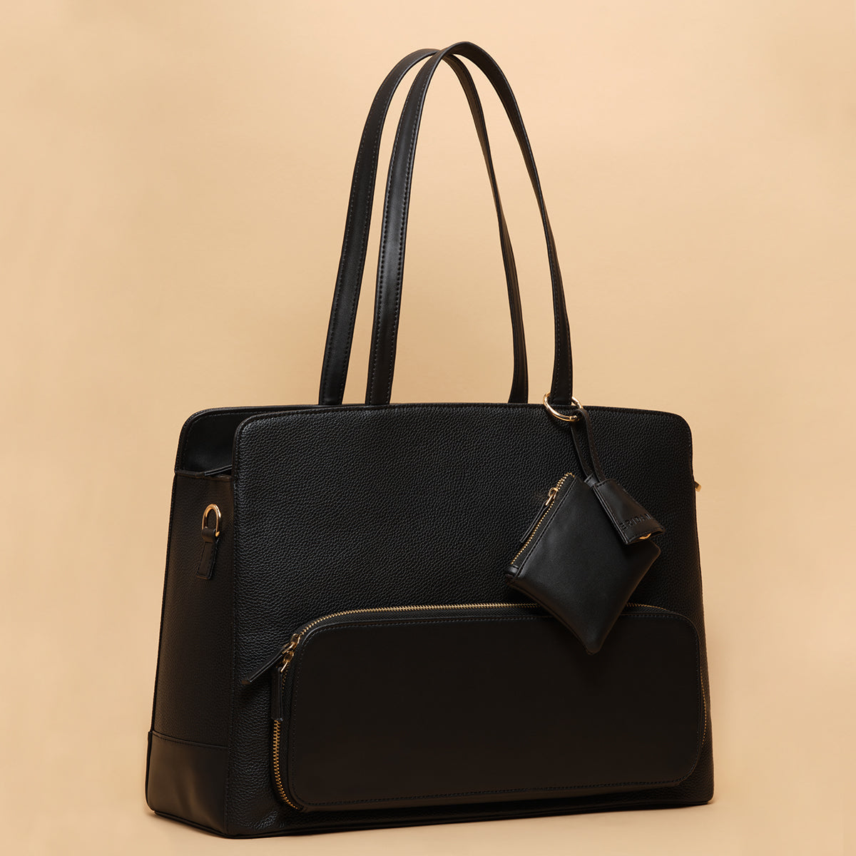 What Is a Tote Bag? Meaning, History & Why It’s So Popular