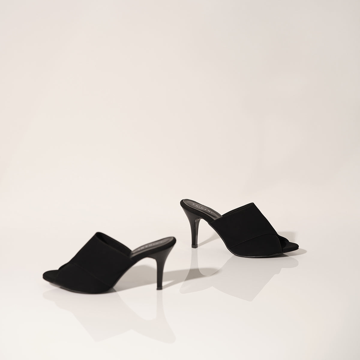 Illiana Cross-Wrap Heels Kainat Shoe Eridani