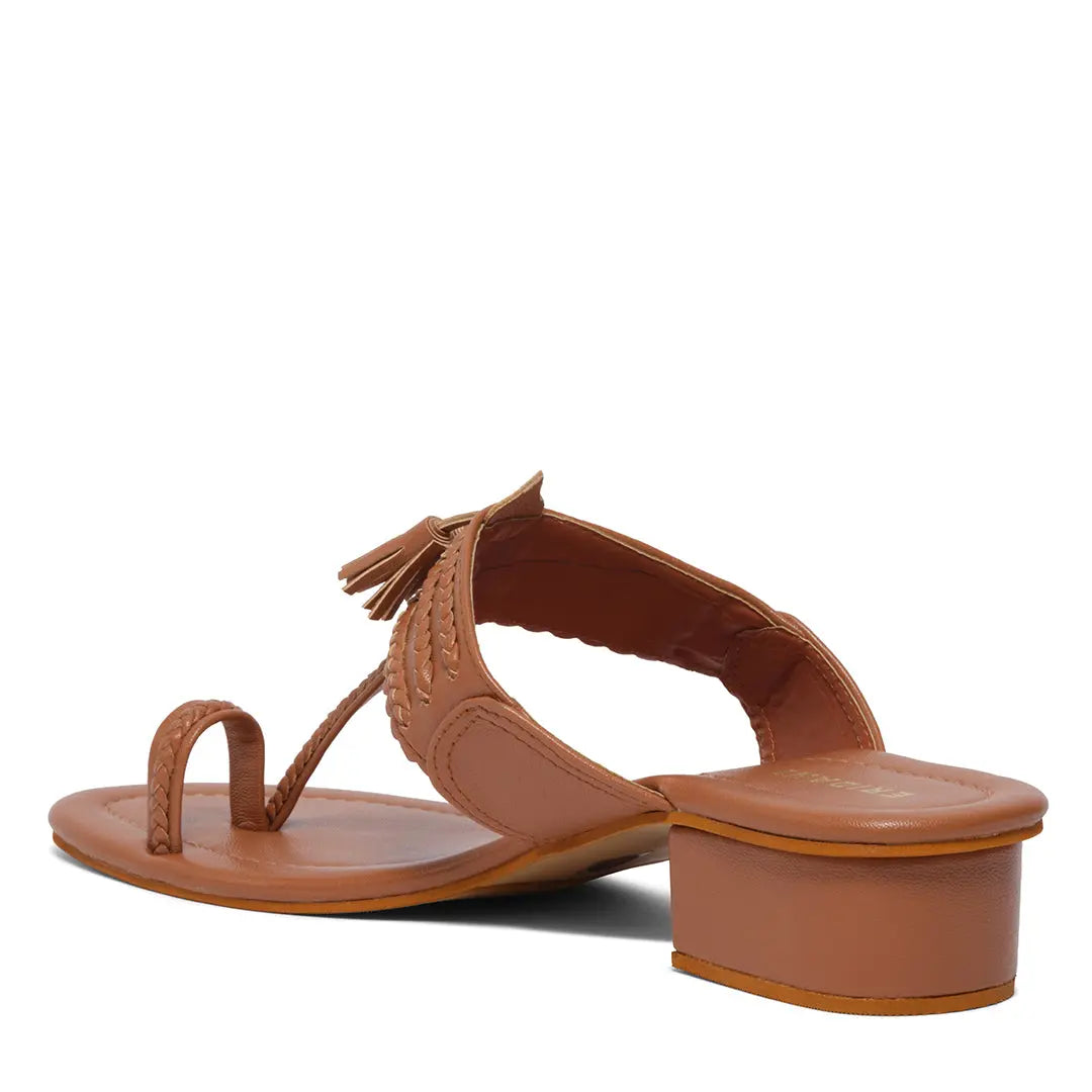 Aarika Solid Kolhapuri New Shoeb