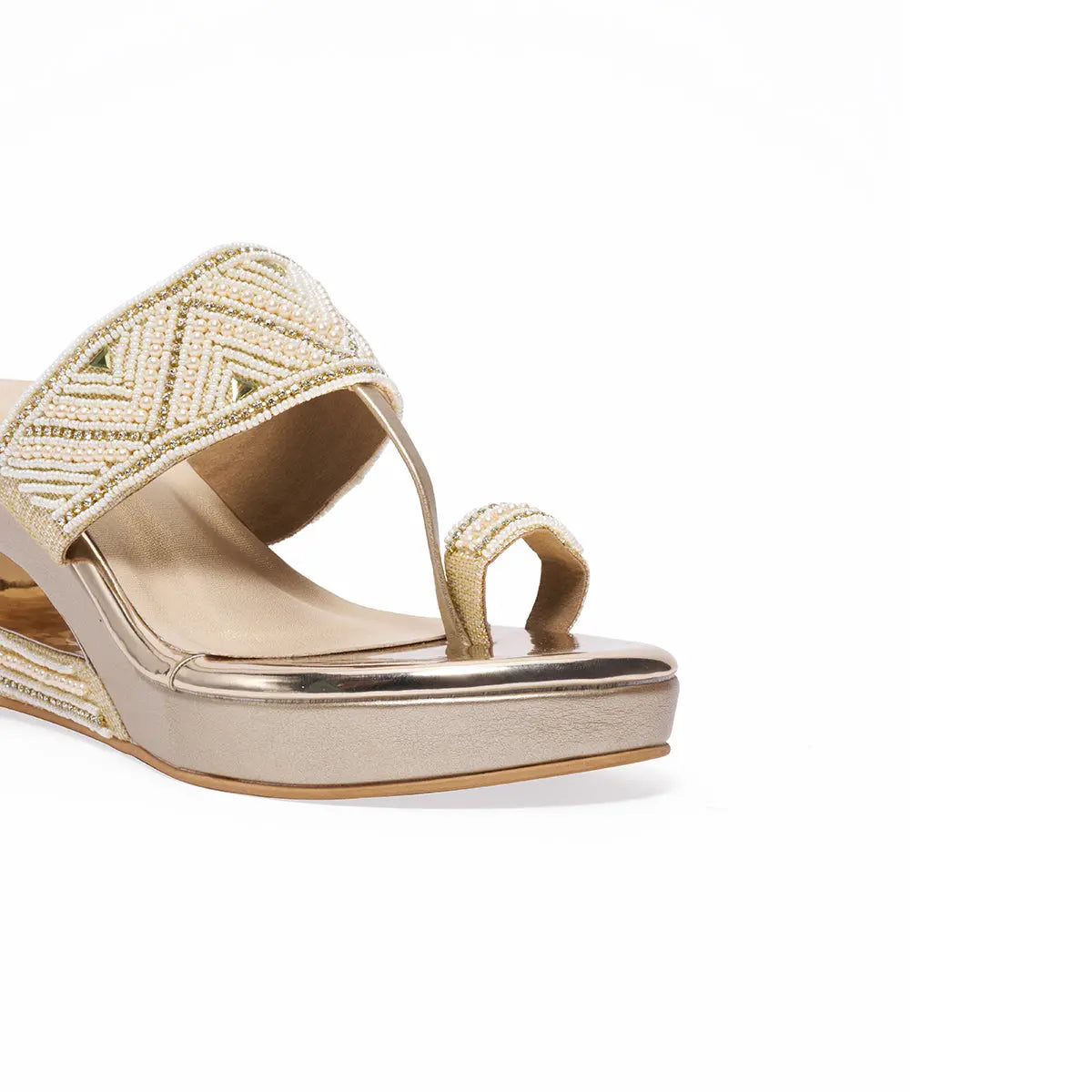 Aashi Embellished Kolhapuri Wedges Come