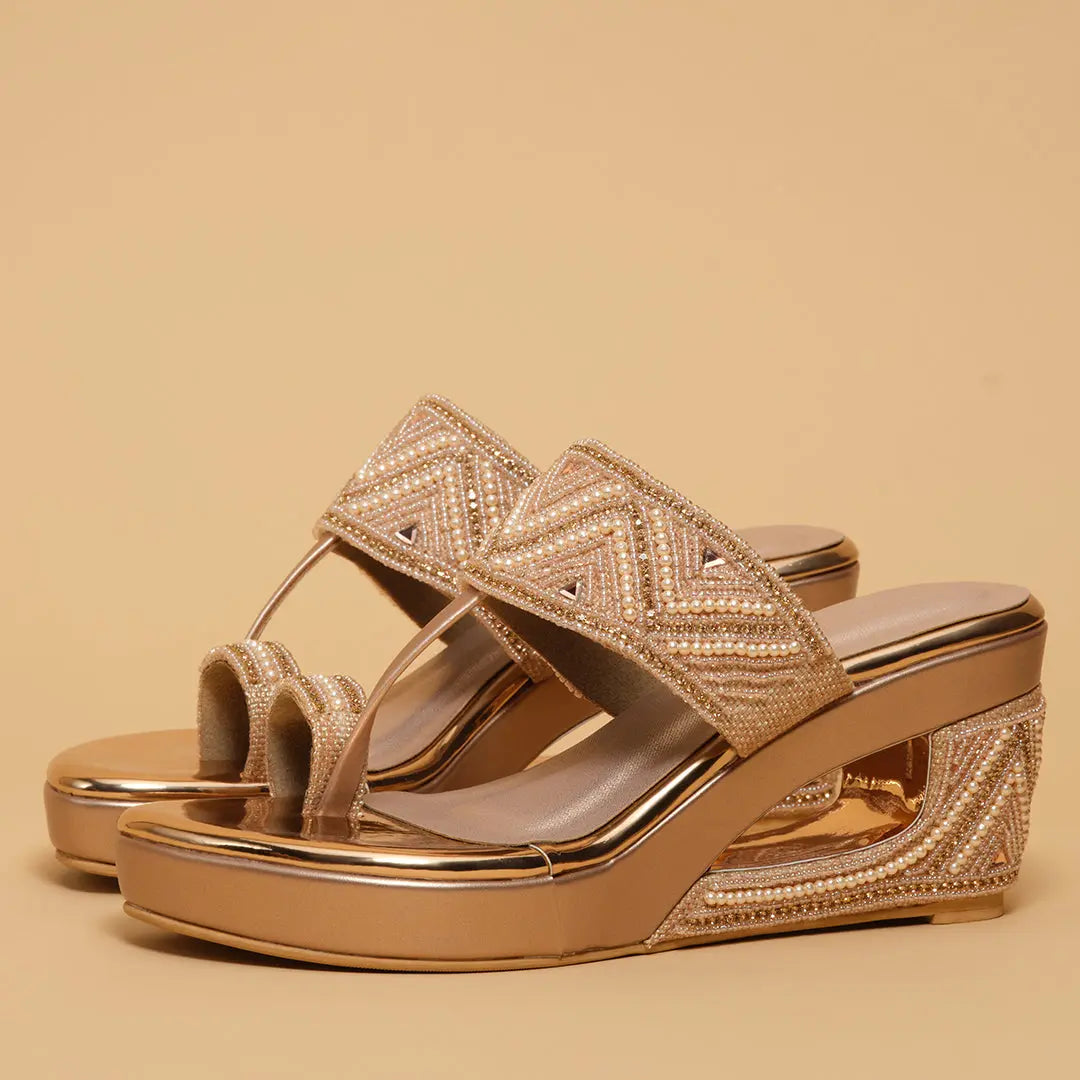 Aashi Embellished Kolhapuri Wedges Come
