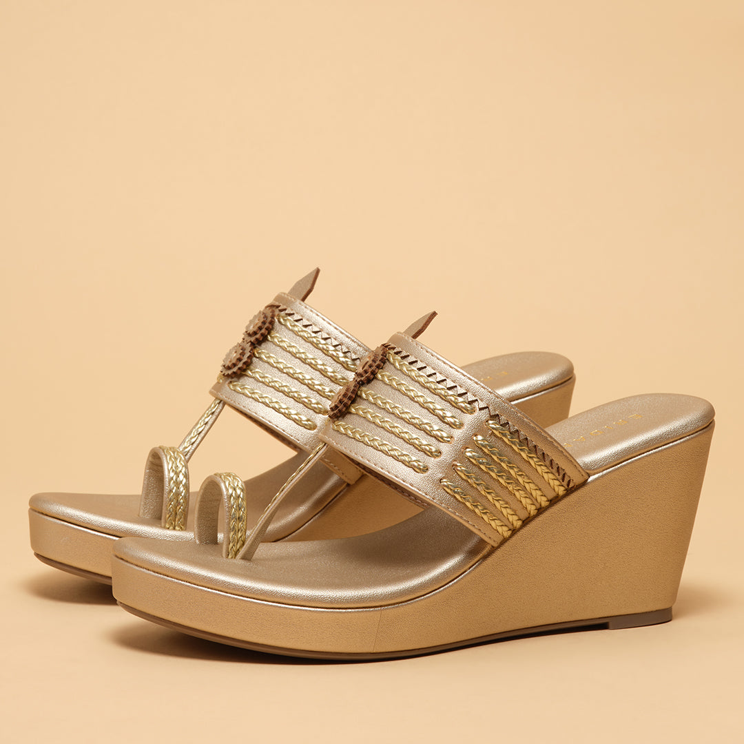 Ahraya Kolhapuri Wedges