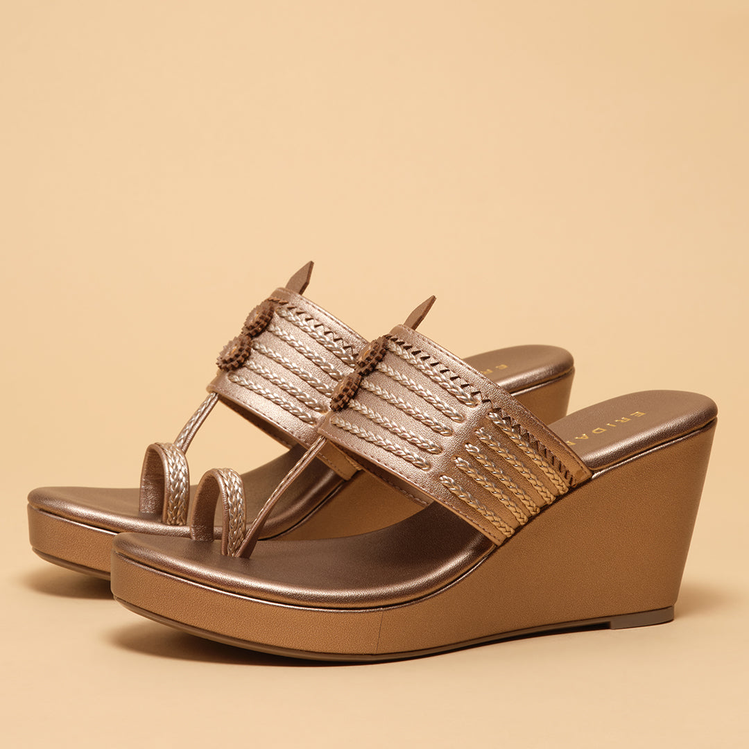 Ahraya Kolhapuri Wedges