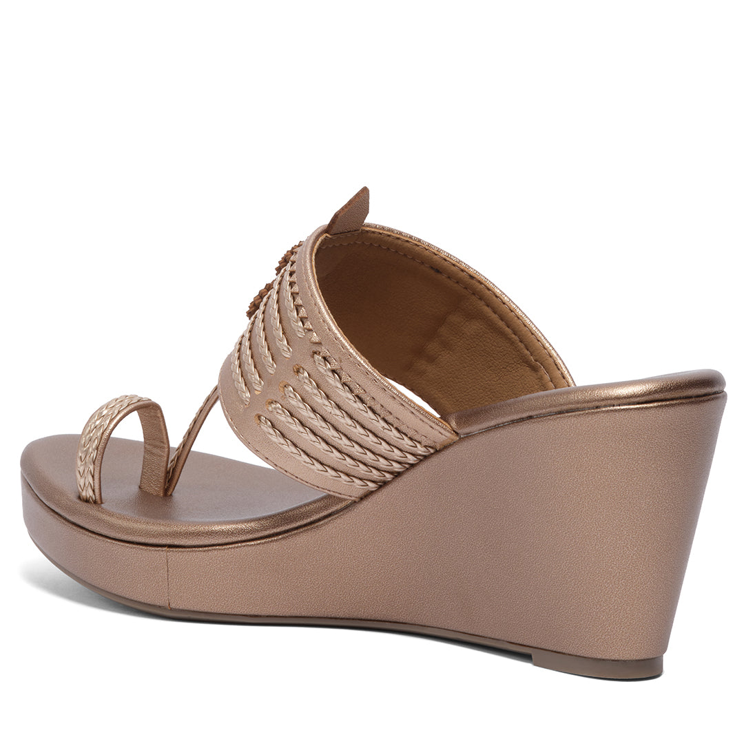 Ahraya Kolhapuri Wedges