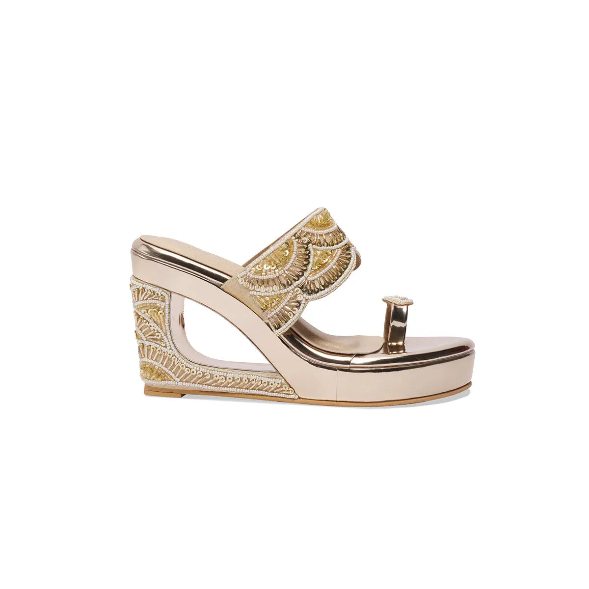 Arna Embroidered Wedges Come
