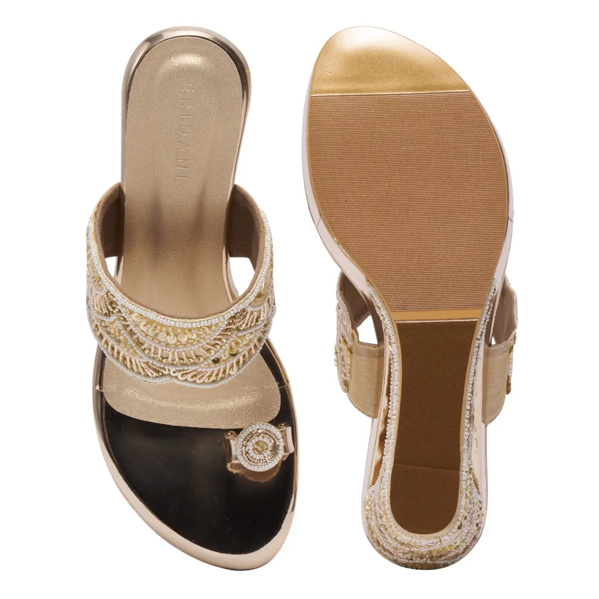 Arna Embroidered Wedges Come