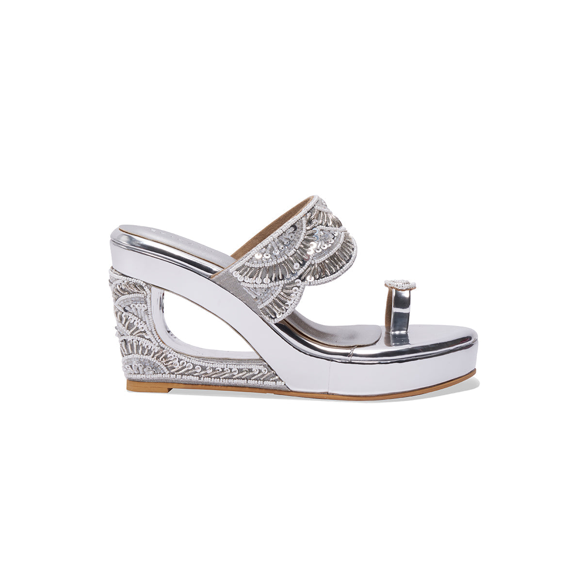 Arna Embroidered Wedges Come Eridani