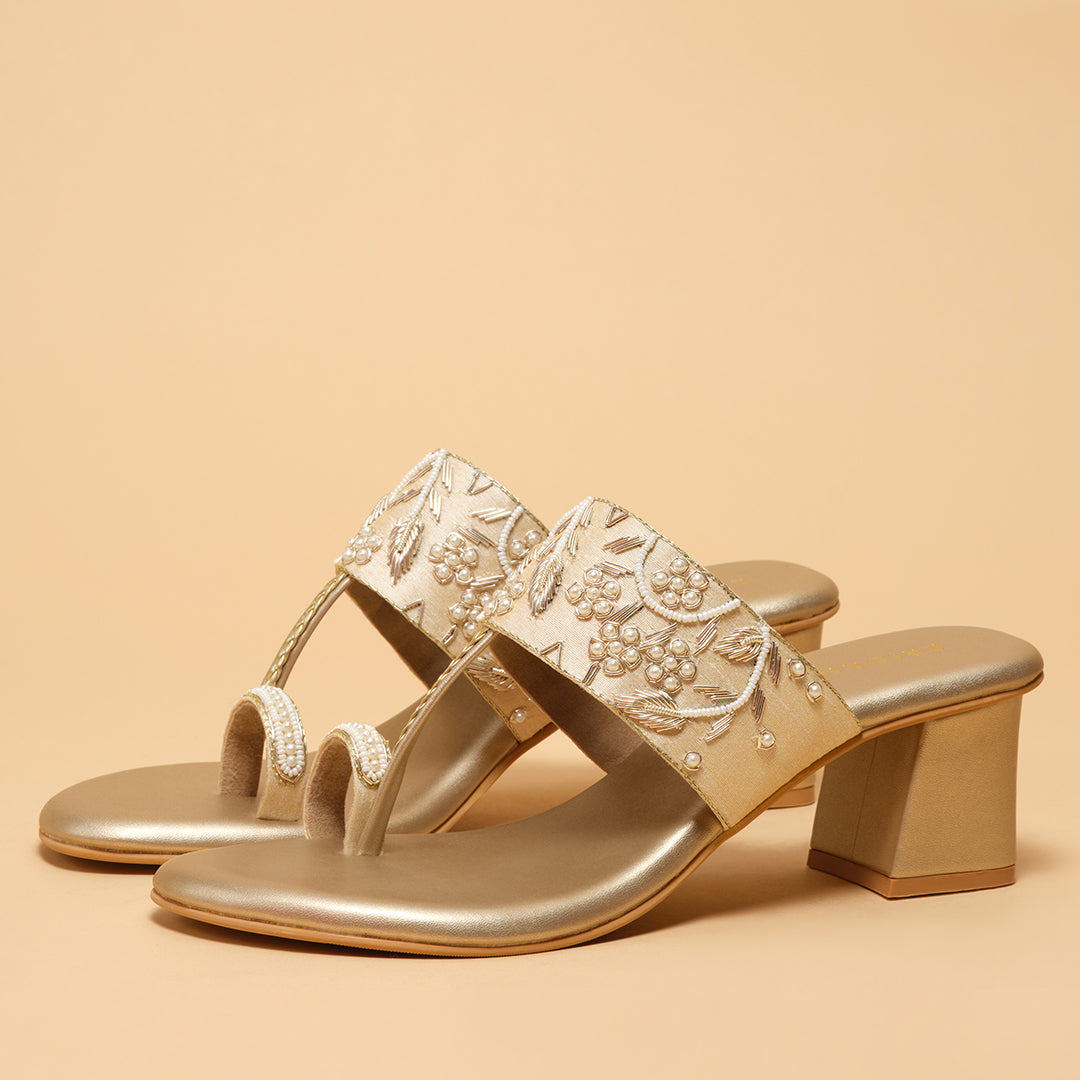 Avika Embroidered Kolhapuri