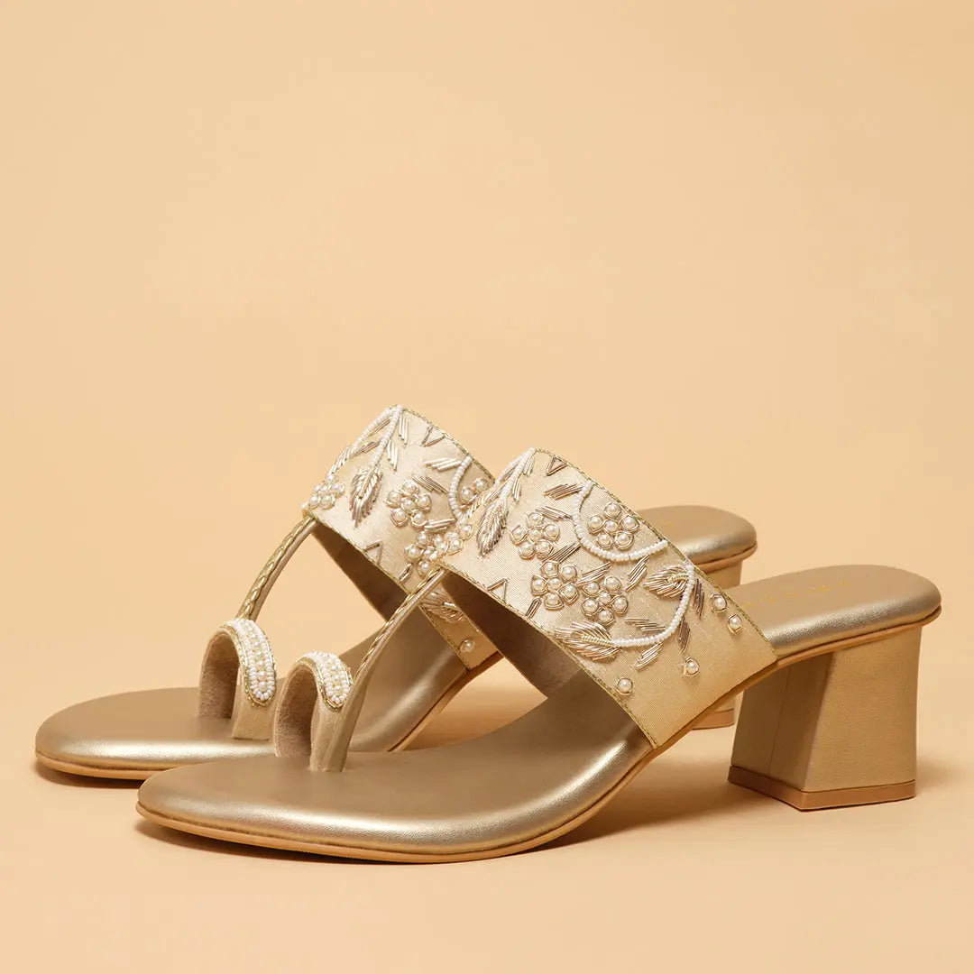 Avika Embroidered Kolhapuri Mahek Footwear