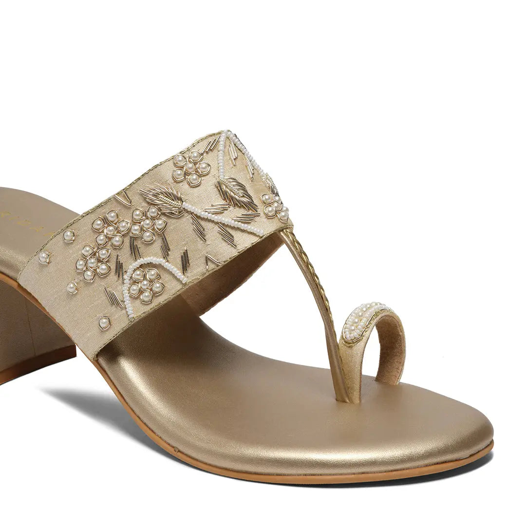 Avika Embroidered Kolhapuri Mahek Footwear