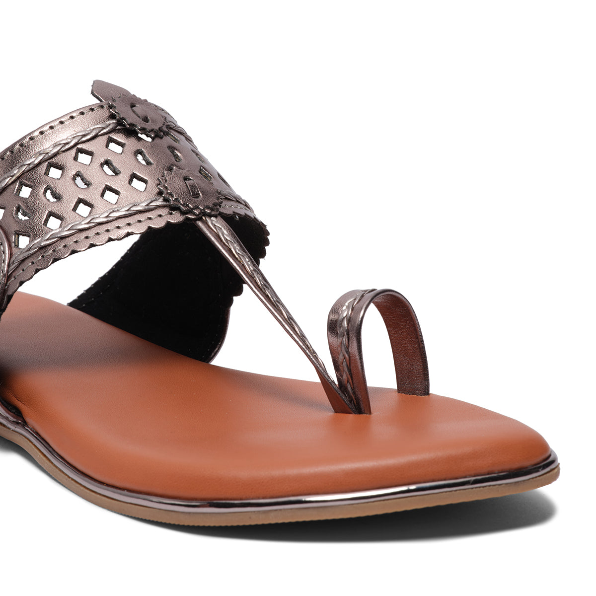 Diiya Metallic Kolhapuri