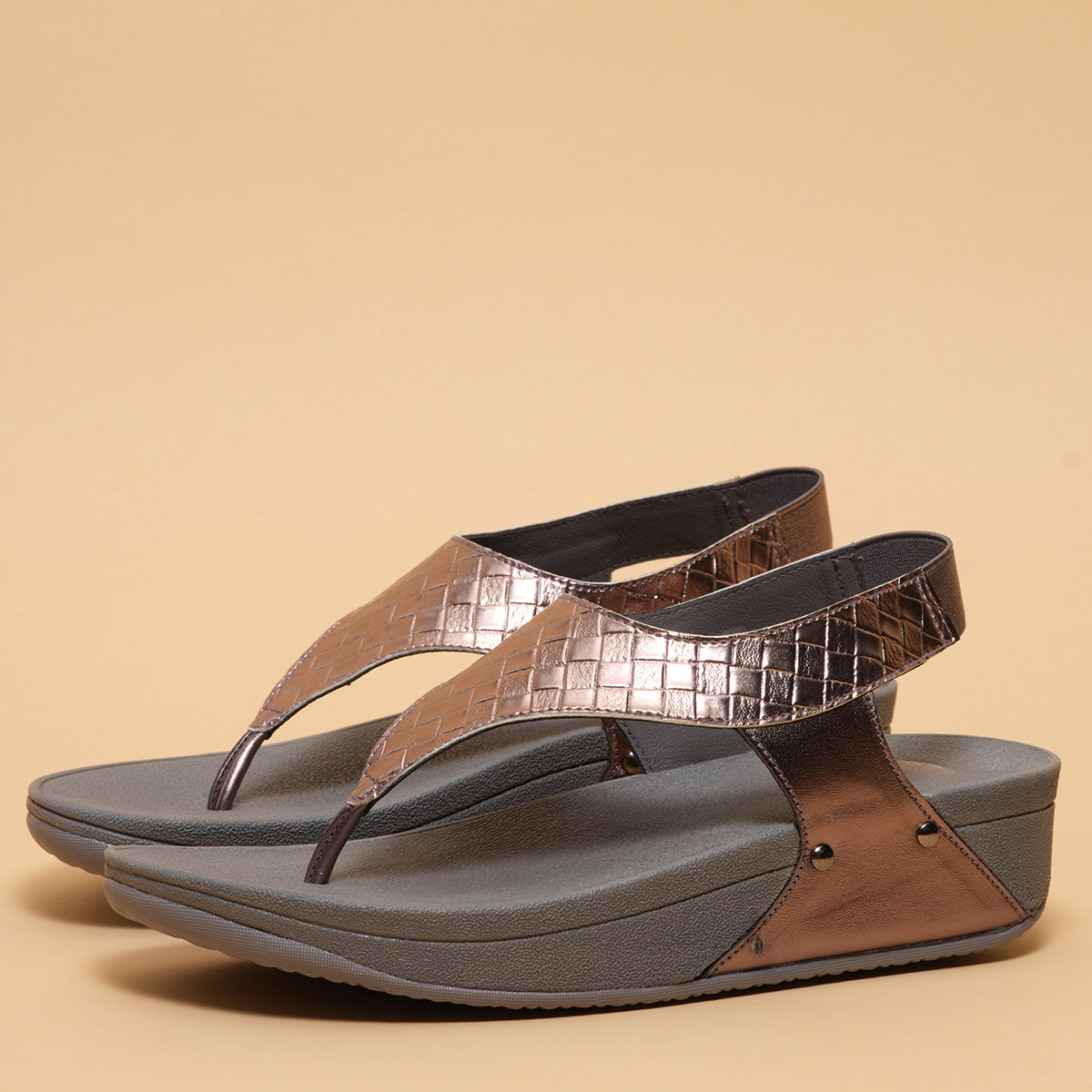 Eera Metallic Flatforms