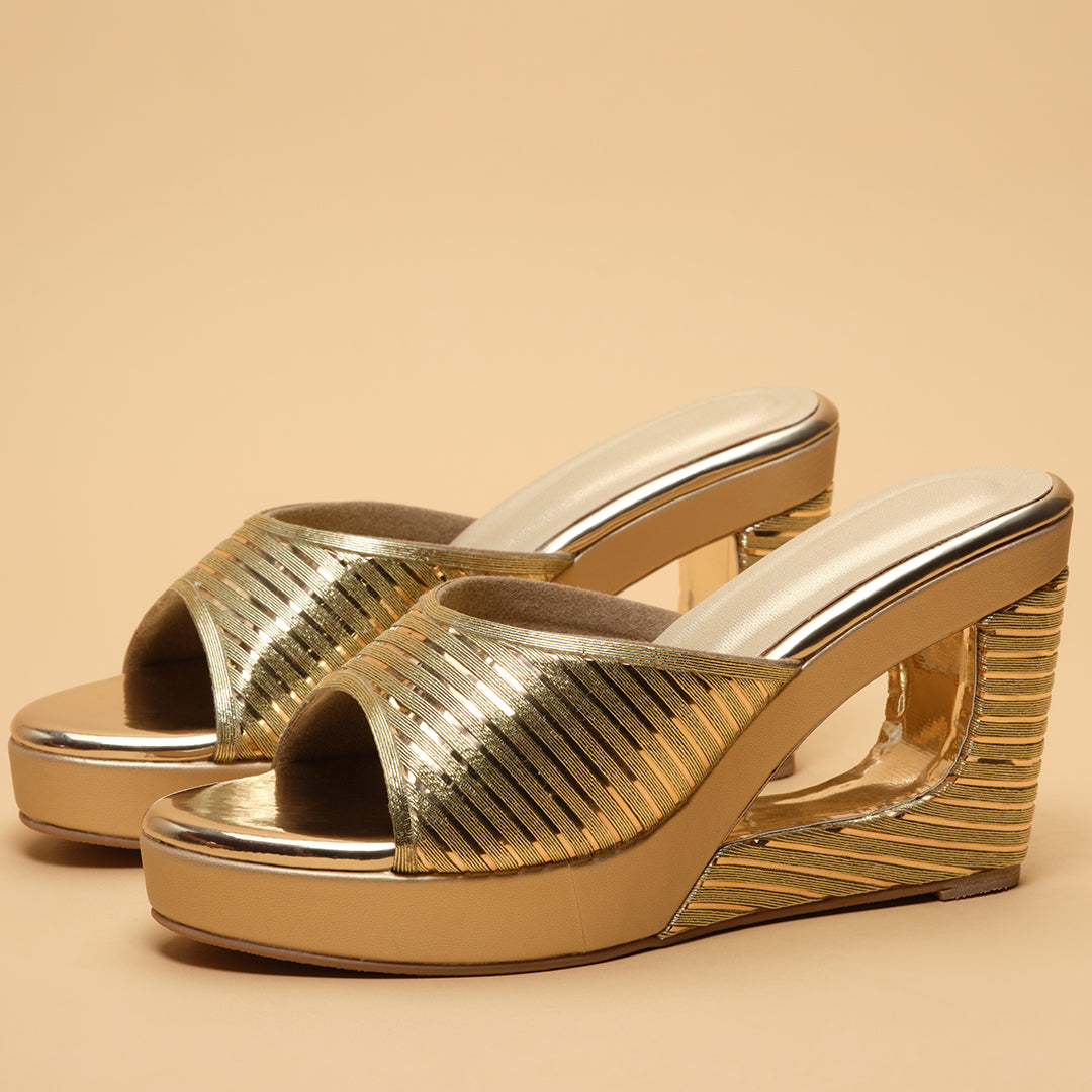 Evara Textured Wedges