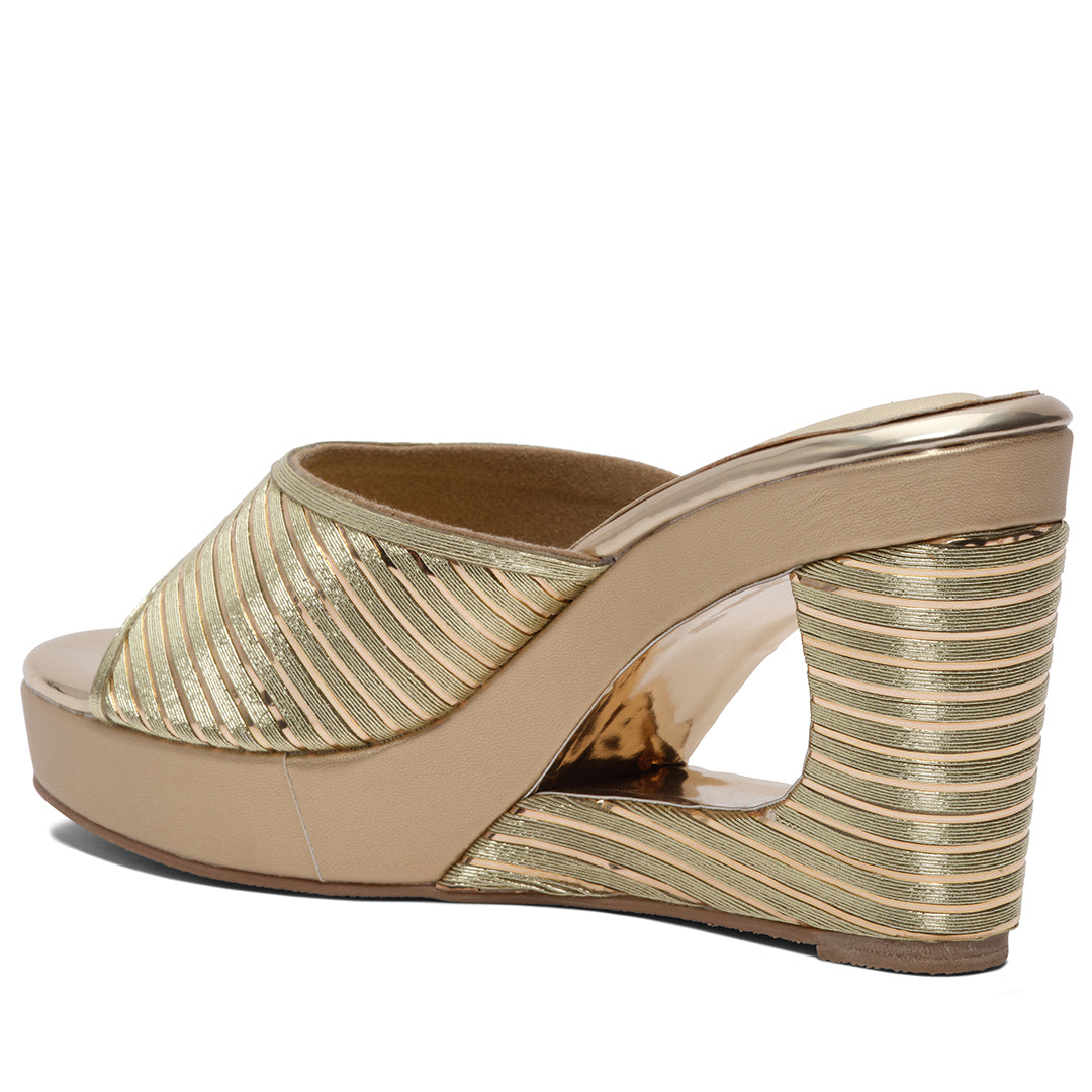 Evara Textured Wedges