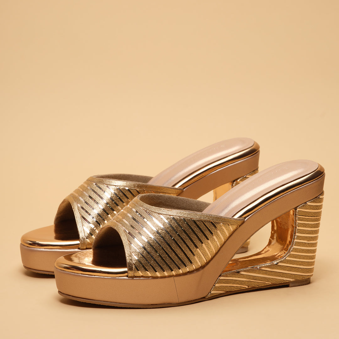 Evara Textured Wedges