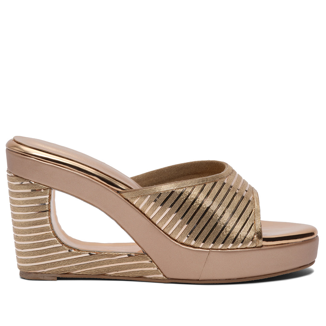 Evara Textured Wedges