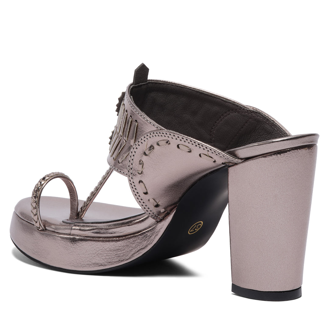 Kyomi Embellished Kolhapuri