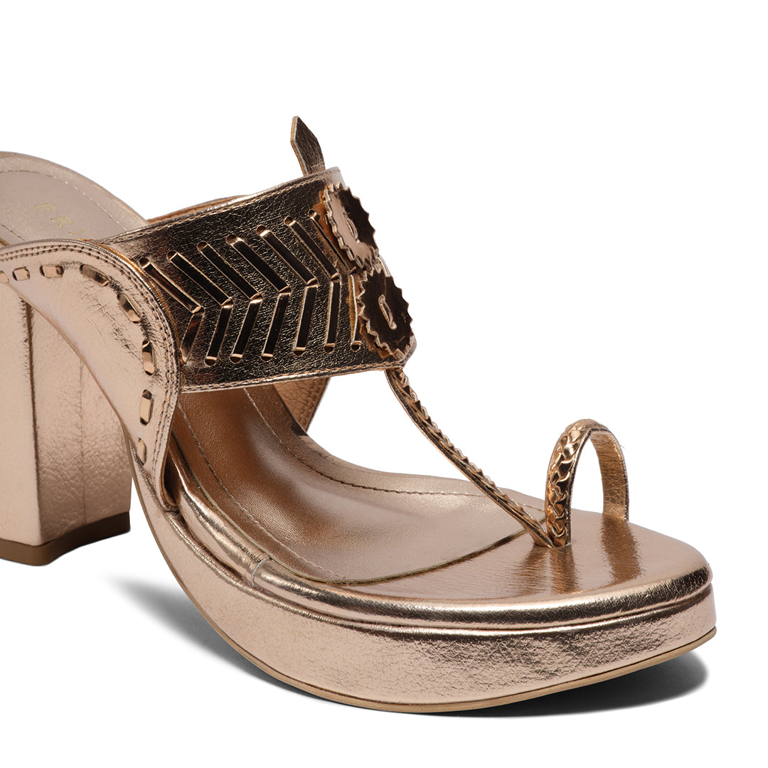 Kyomi Embellished Kolhapuri