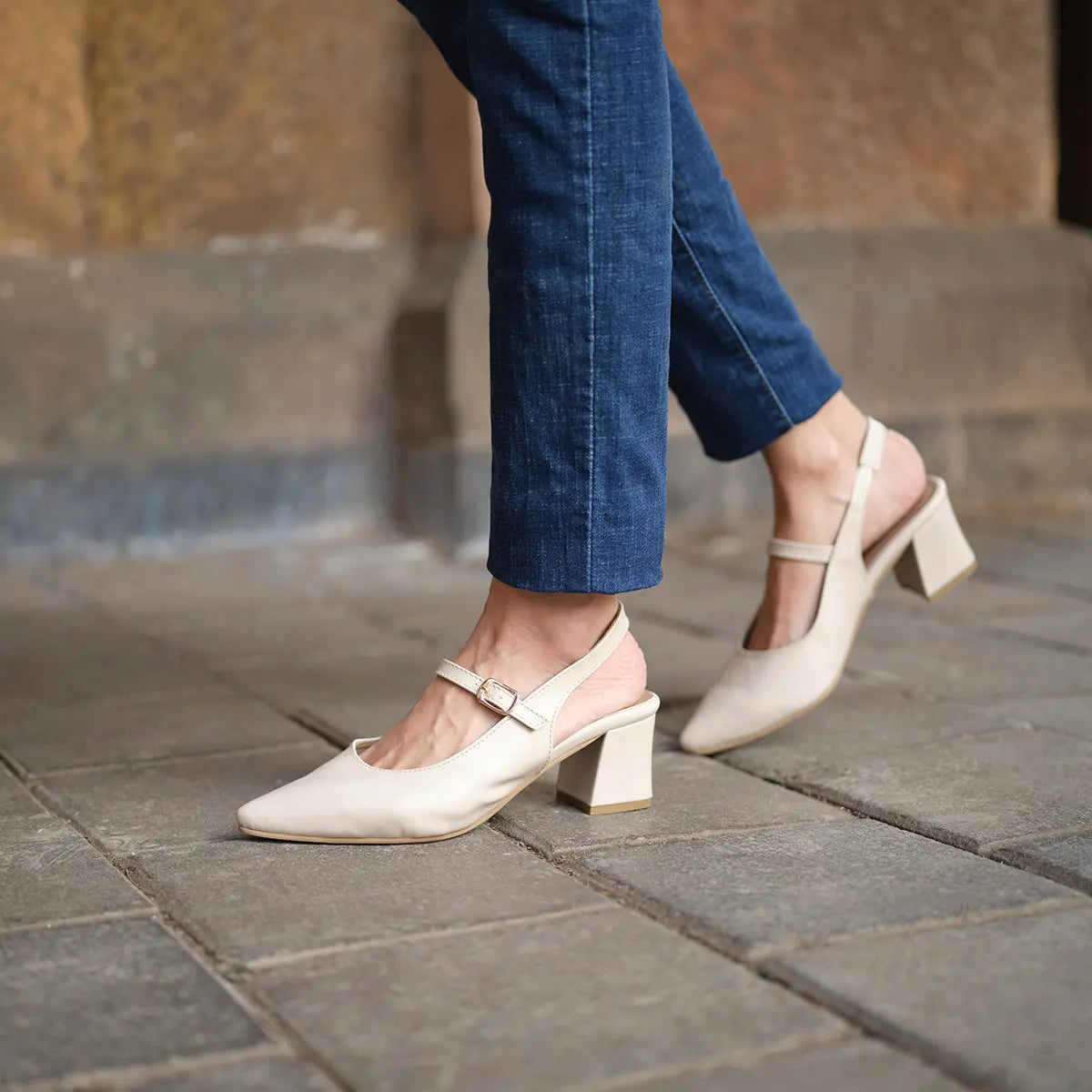 Lunaa Formal Pumps Status Shoes