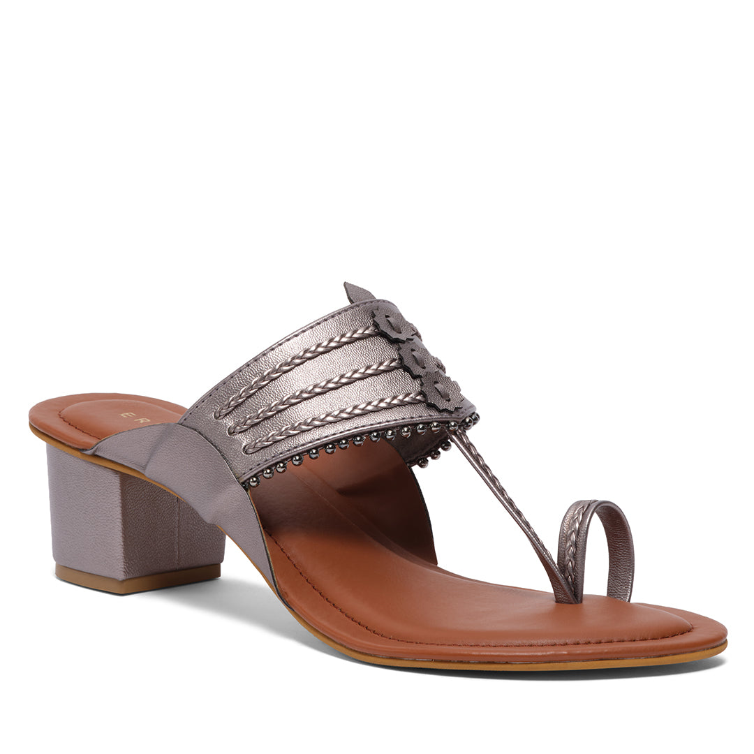 Nargis Kolhapuri Heels