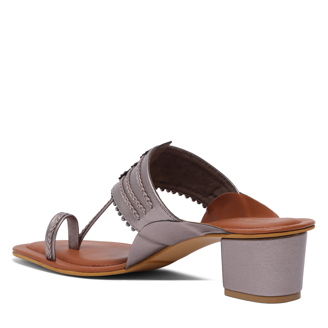 Nargis Kolhapuri Heels