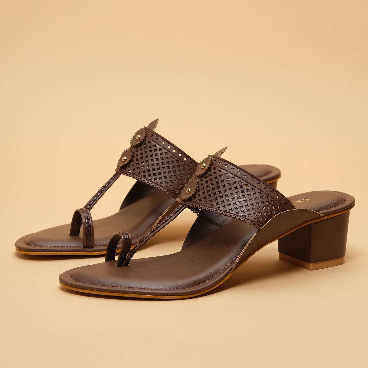 Nira Kolhapuri Heels