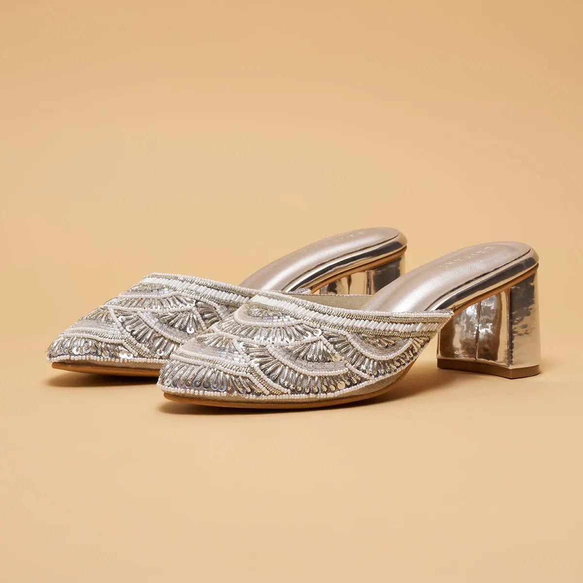 Oviya Embroidered Mules Come