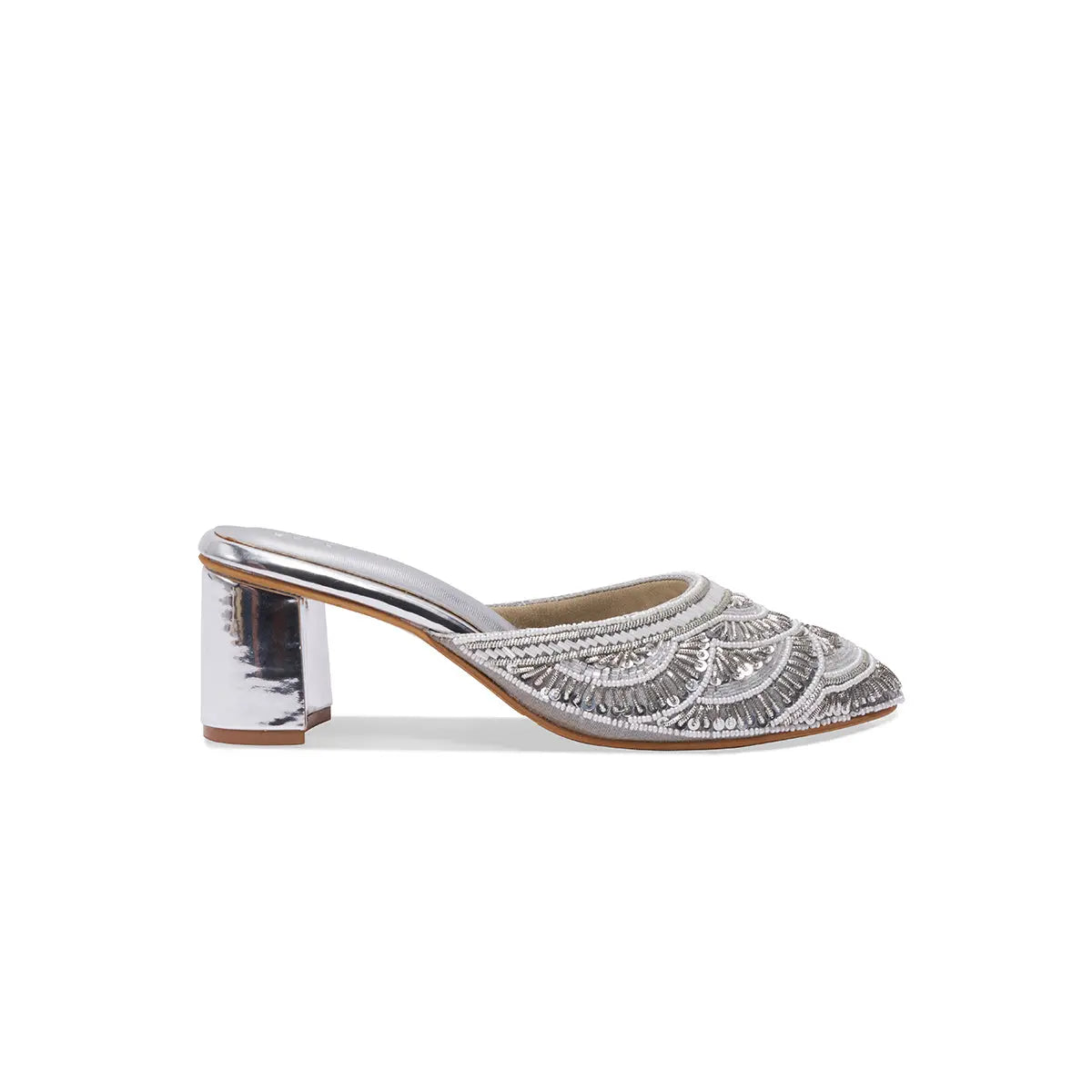Oviya Embroidered Mules Come