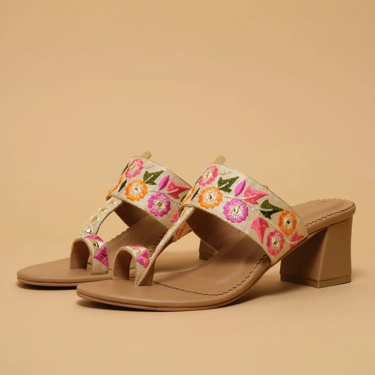 Rida Festive Kolhapuri Diamond Footwear Eridani