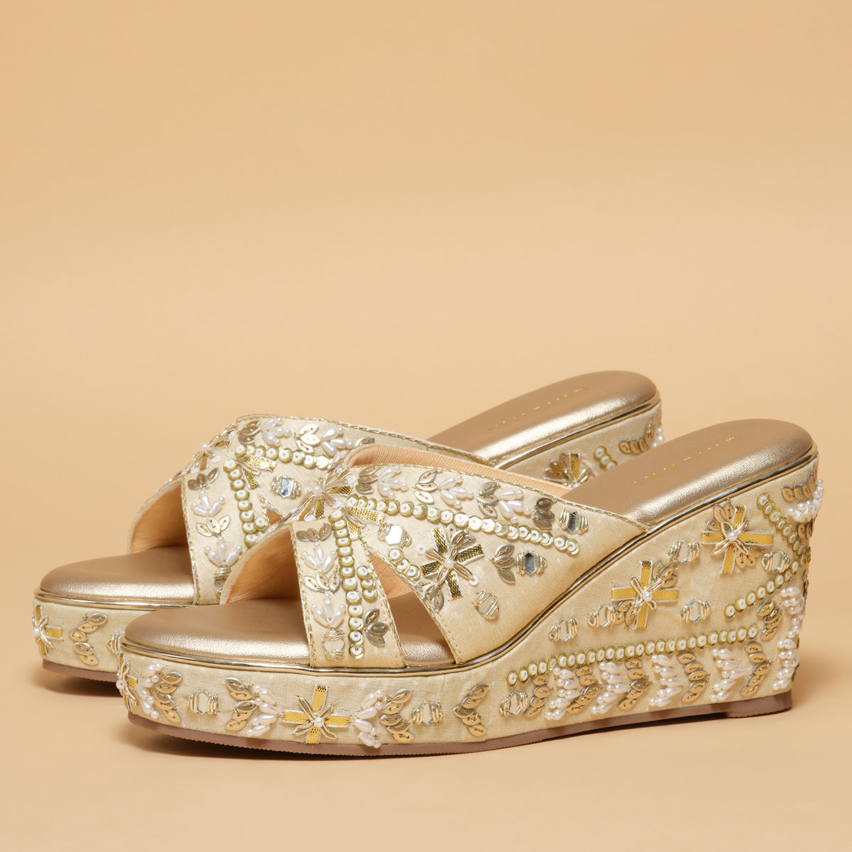 Roohi Embroidered Wedges