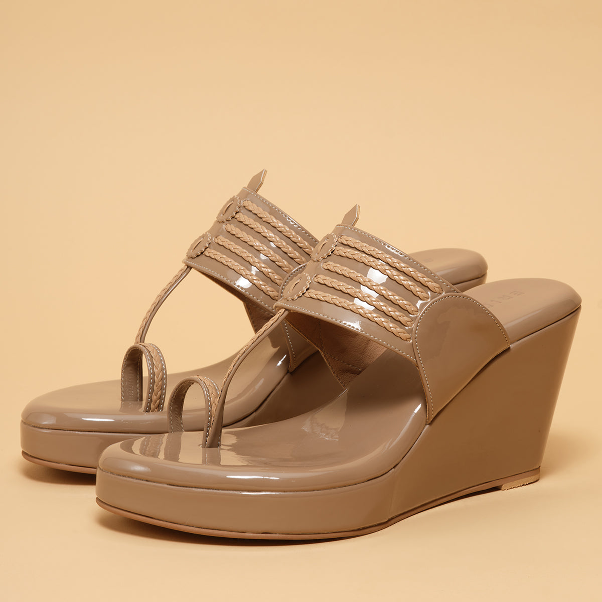 Taani Solid Kolhapuri Wedges
