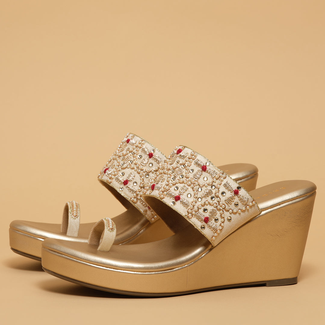 Wrija Embroidered Wedges