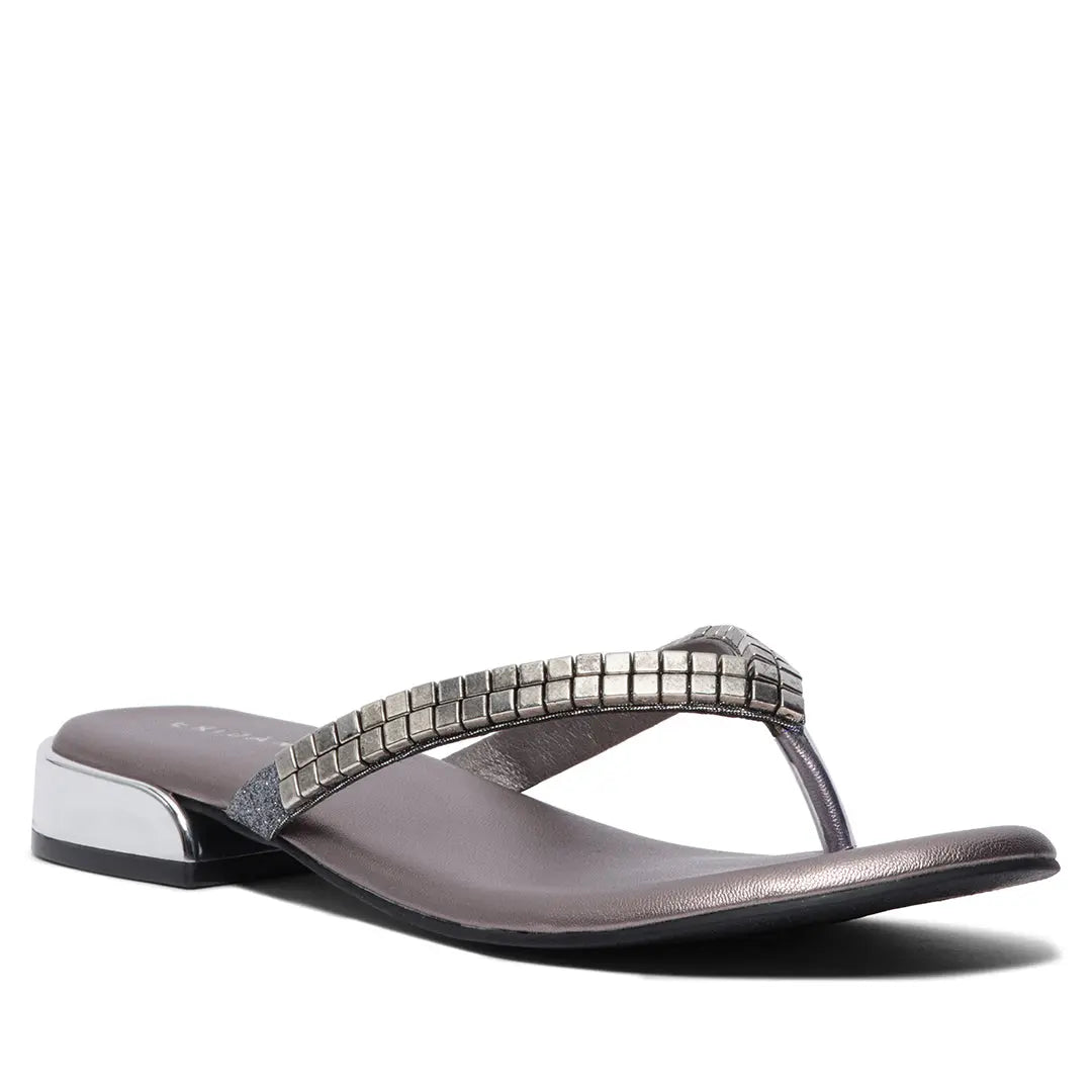 Yara Slip-on Flats Ahmad Arts