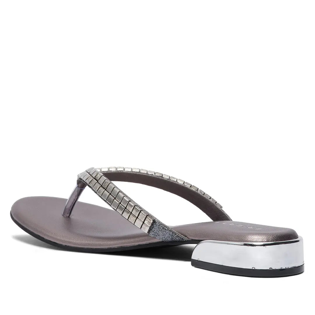 Yara Slip-on Flats Ahmad Arts