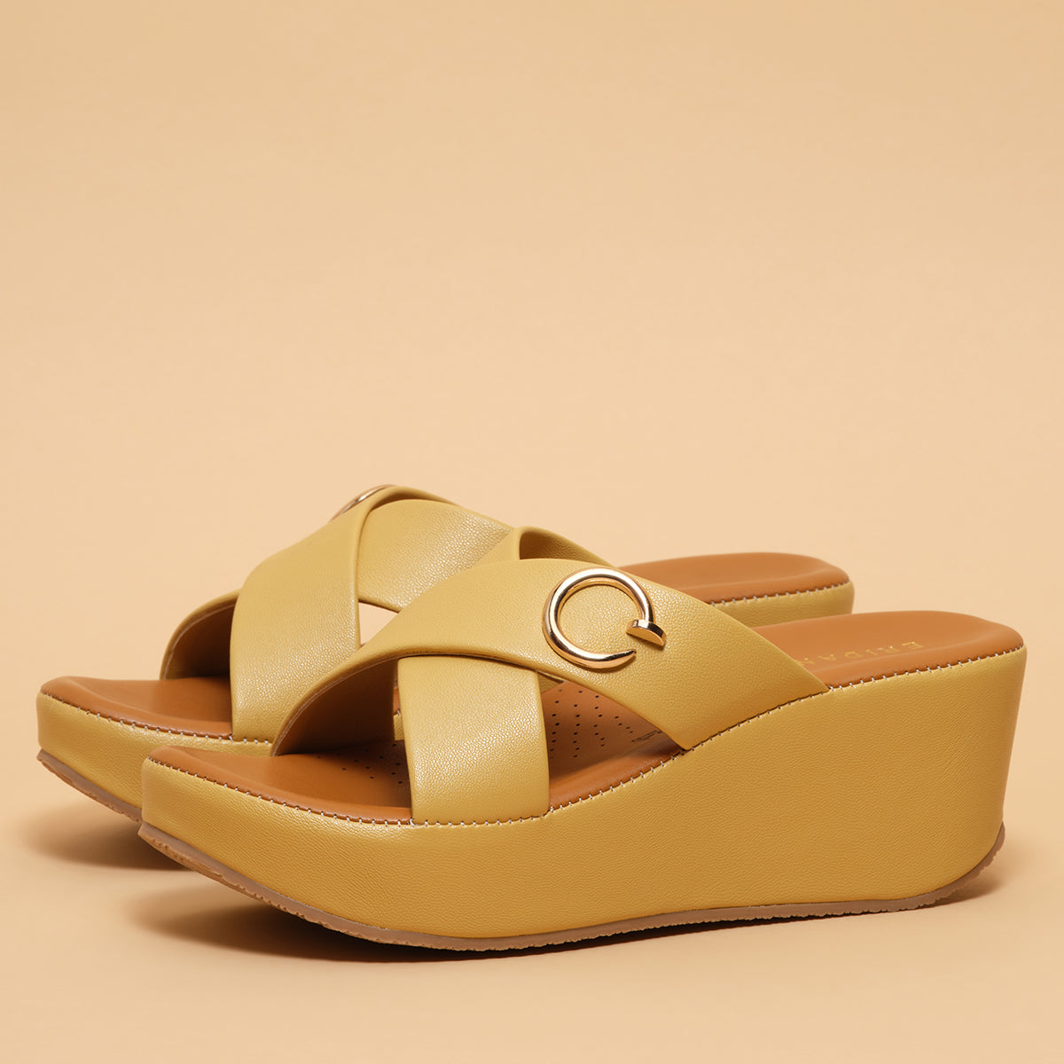 Zenna criss-cross Wedges Sara Shoes Eridani