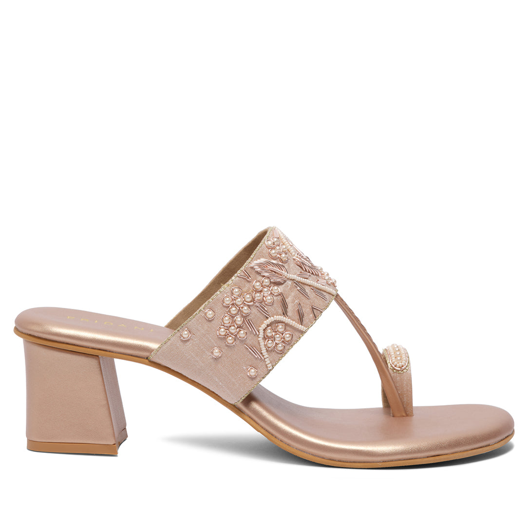 Avika Embroidered Kolhapuri Mahek Footwear Eridani