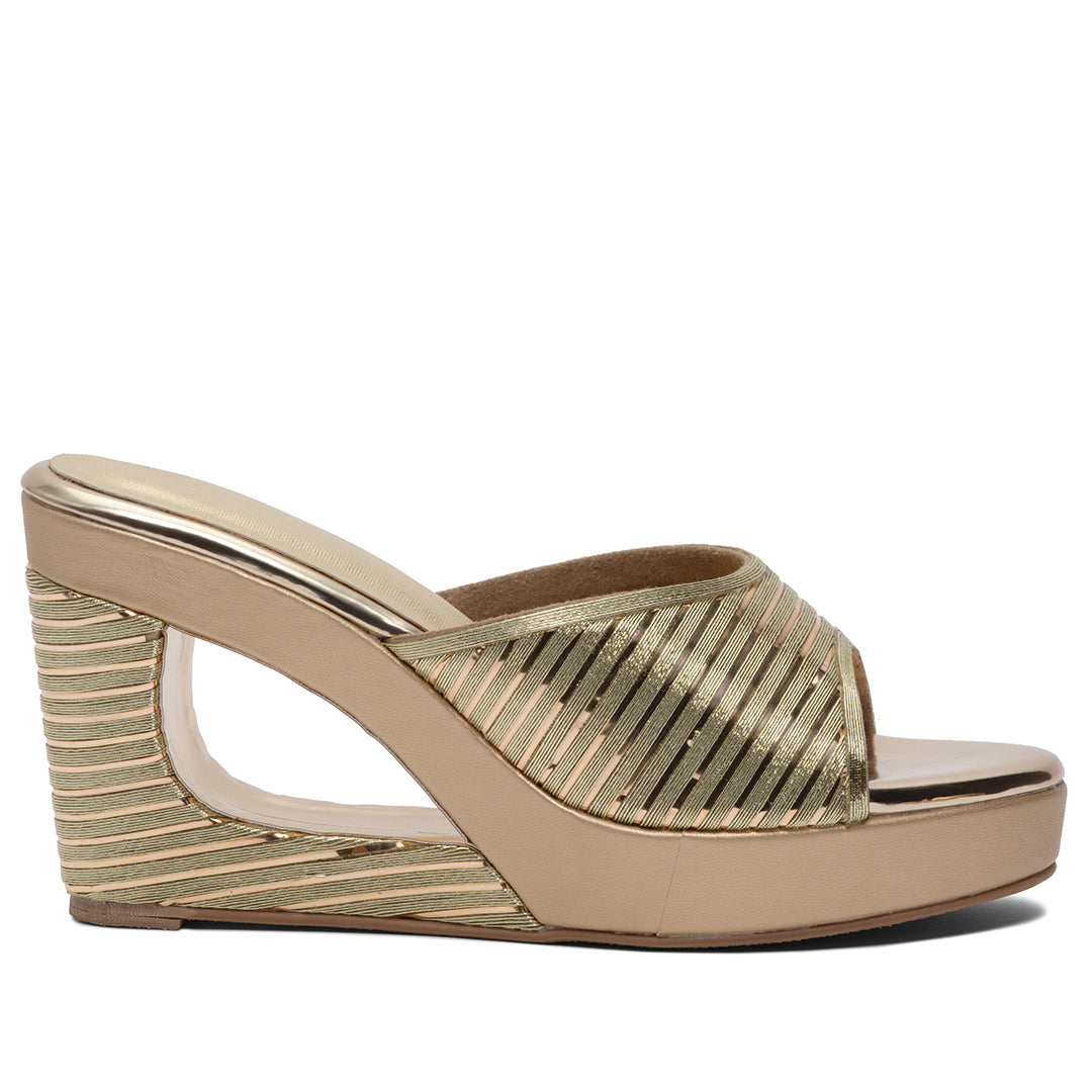 Evara Textured Wedges