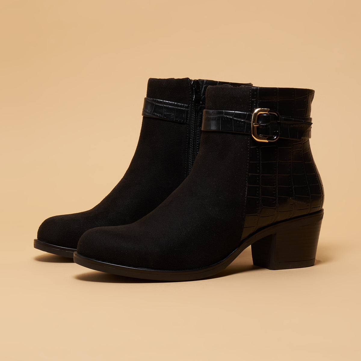 Klare Textured Casual Boots