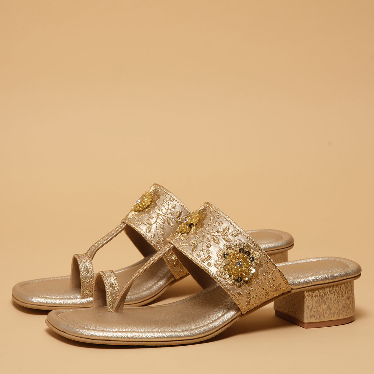 Kriva Embroidered Kolhapuri