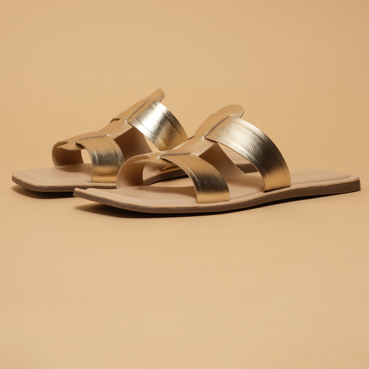 Rey Interlock Flats