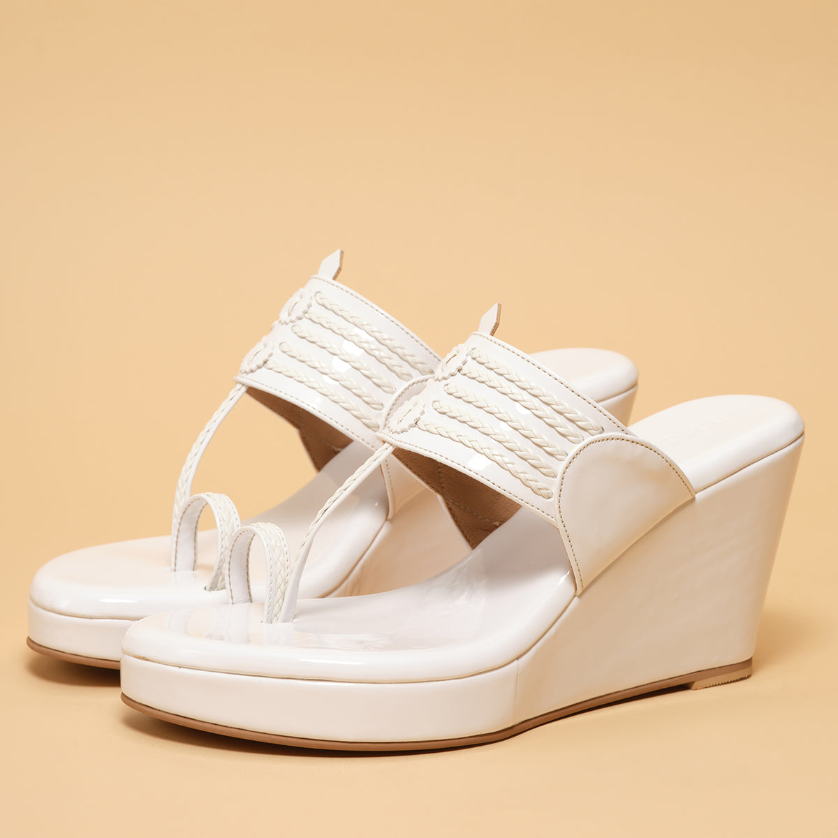 Taani Solid Kolhapuri Wedges