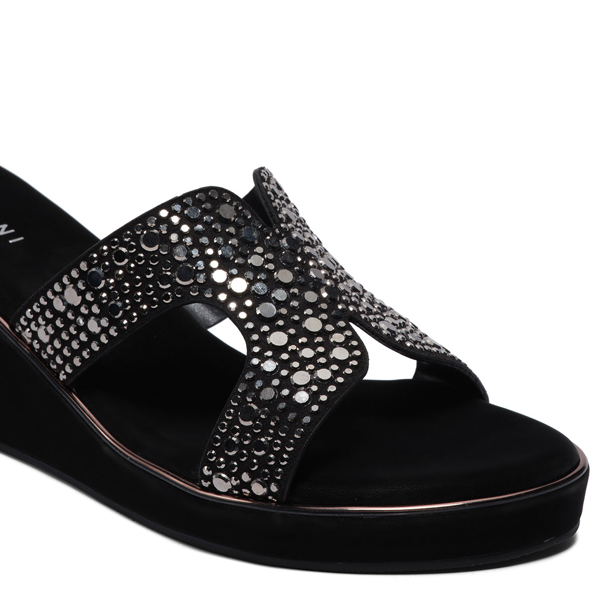Tzivia Slip-on Wedges